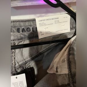 NWT Sz 6 ae mom jeans